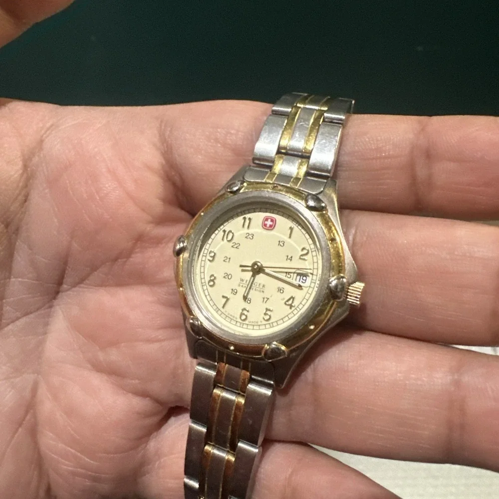Working Vtg Wenger Swiss Watch Date SAK Design LADIES WATCH 30mm Two tone 7.5